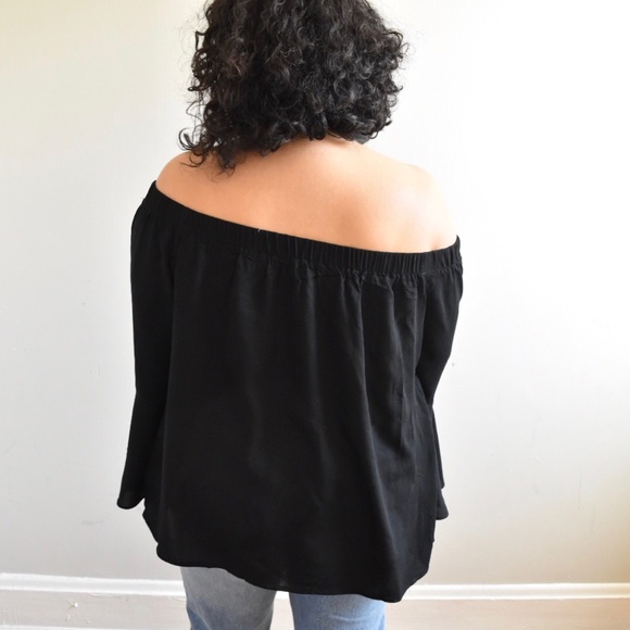 3X Left! Embroidered Off The Shoulder Top - Picture 3 of 8